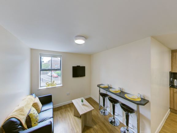 Silver Ensuite | 3 or 4 Bed Flat Image