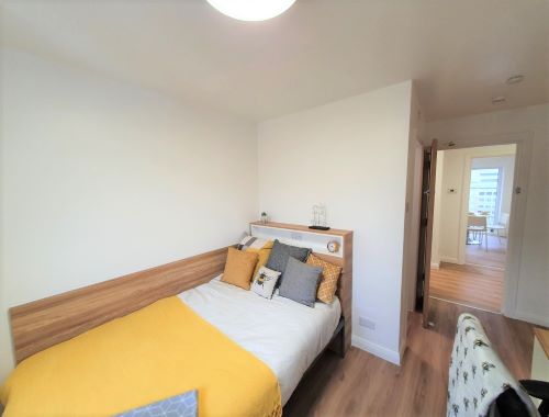 Silver Ensuite | 3, 4 or 7 Bed Flat